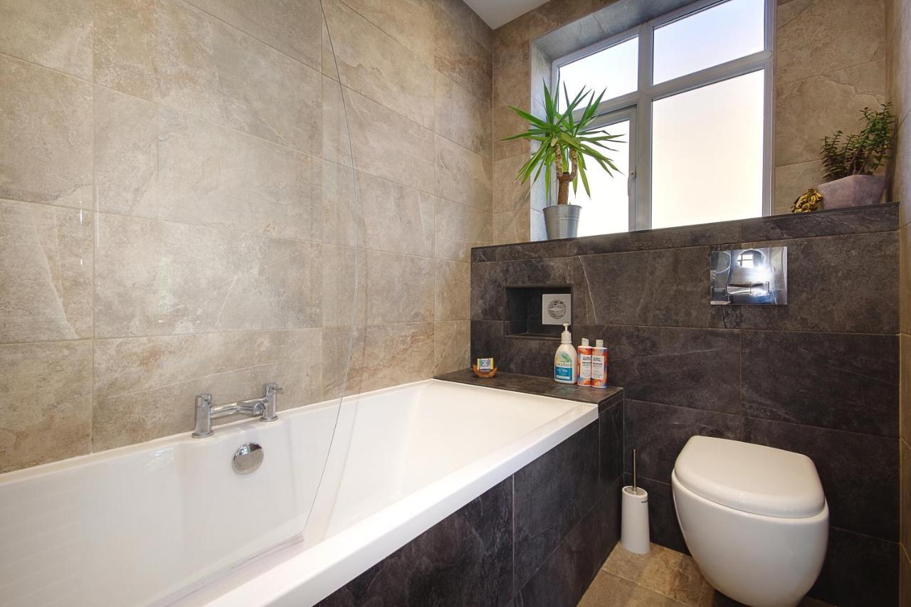 בורנמות' Large En-Suite By The Beach מראה חיצוני תמונה
